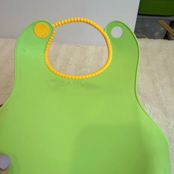 BabyBjorn Baby Feeding Bibs Plastic With Pocket Green Blue - Picture 5 of 6